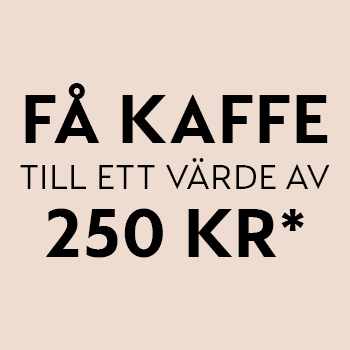 Få Nespresso kaffekapslar till ett värde av 250 kr när du lägger en Nespresso kaffebeställning tillsammans med maskinregistreringen hos Nespresso. Summan av din kaffebeställning behöver överstiga minst 250 kr för att du ska kunna nyttja erbjudandet. Erbjudantet gäller för Nespresso kaffemaskiner köpta hos en återförsäljare från och med 15.5.2023 i Sverige och kan inte kombineras med andra erbjudanden, om det inte kommunicerats annat i villkoren. Registera din Nespresso kaffemaskin och lägg din Nespresso kaffebeställning online eller i en Nespresso Boutique.