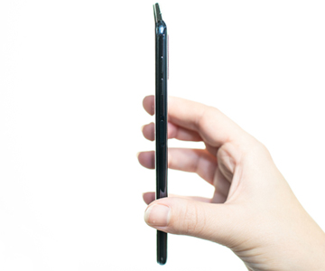 Samsung Galaxy A7 är ergonomisk och elegant design Samsung Galaxy A7 bild från sidan