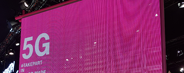 Vad är 5G? Rosa skylt med texten 5G
