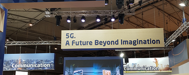 Varför behövs 5G? Skylt med texten 5G