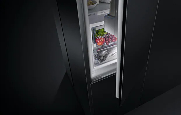 Bosch Vario Style kylskåp med frys i färgen Carbon black