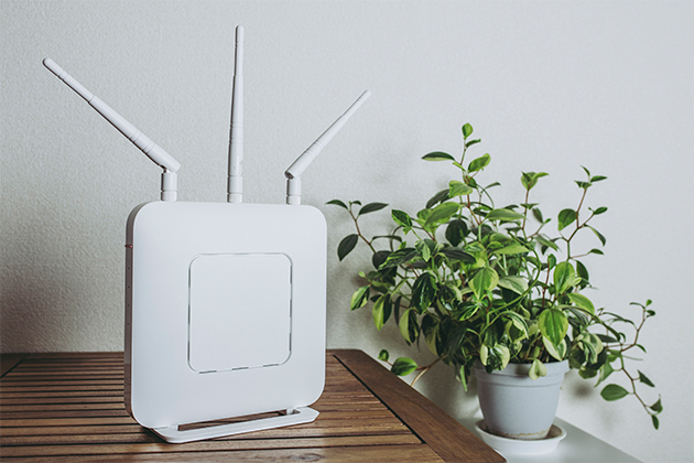 Sådan vipper du antennerne Router på ett bord