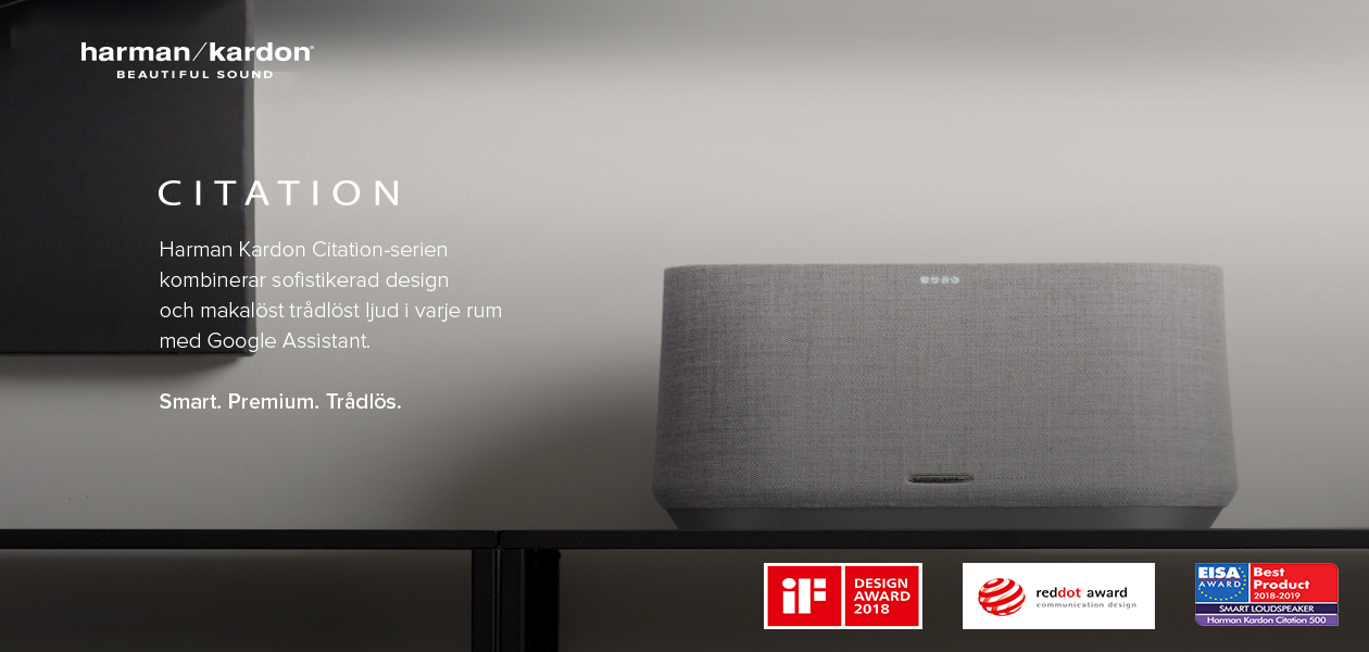 Harman Kardons Citation - högtalarserie i skandinavisk design Högtalare på ett bord bredvid en TV