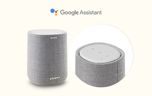 Med Google Assistant kan enkelt kontrollera och styra Citation systemet med rösten Två Citation högtalare med logga och text av Google Assistant