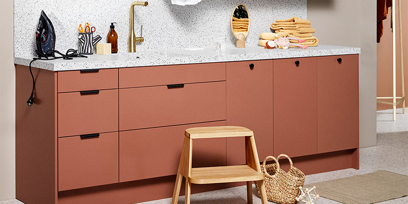 Trend Sienna är en varm jordfärg som påminner om terracotta Tvättstuga från Epoqs Trend-serie, i färgen Sienna