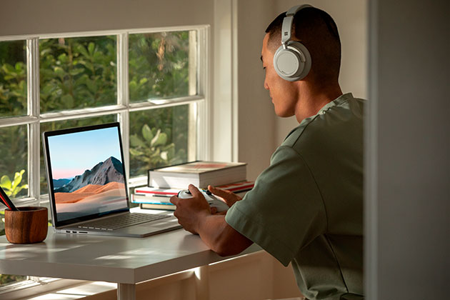 Få ut det bästa av Microsoft man sitter framför en Surface Book 3