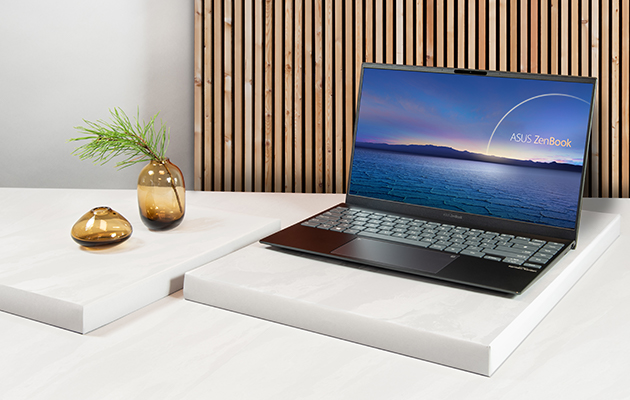 ZenBook 14 ASUS ZenBook 14 framifrån