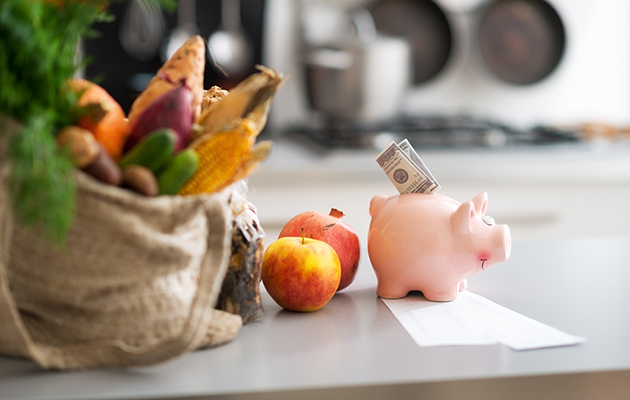 Att finansiera ett nytt kök Spargris på köksbänk