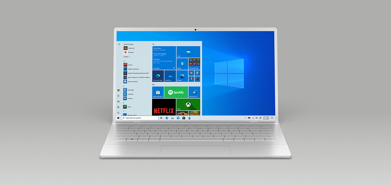 Windows-dator Windows-dator som står på ett bord