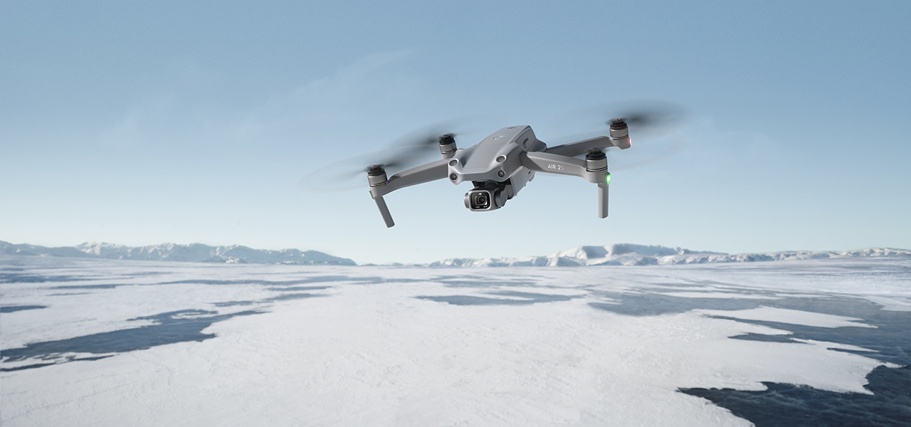 DJI Air 2S flyger över isen