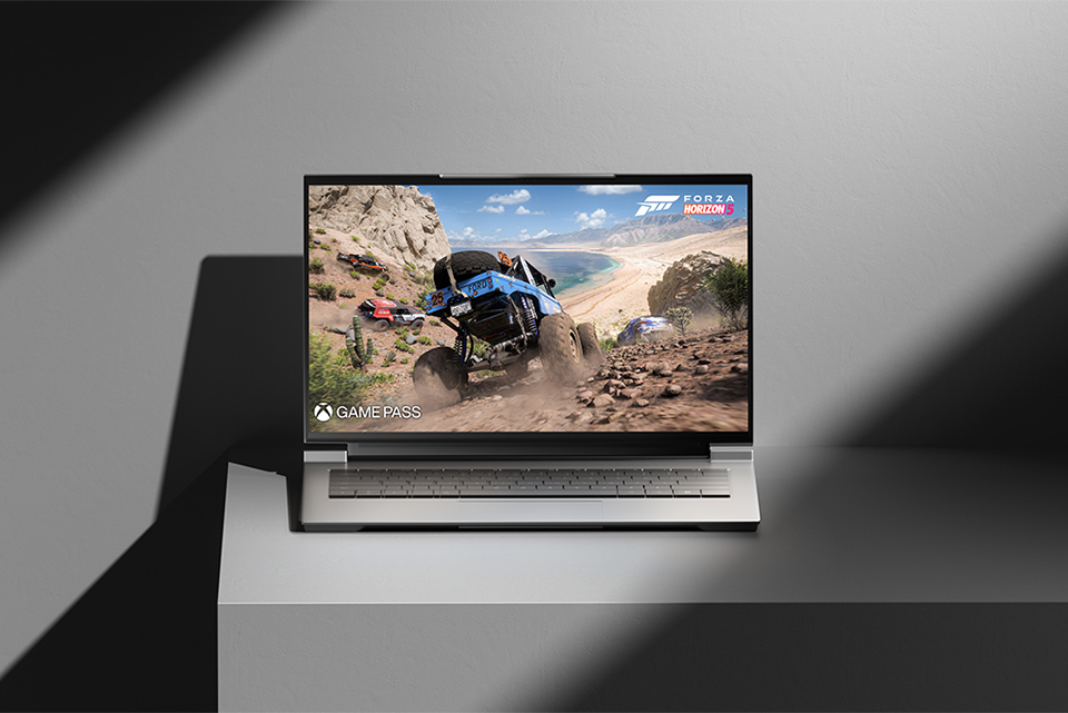 Speltid. När som helst Windows 11-laptop med Forza Horizon 5 på skärmen
