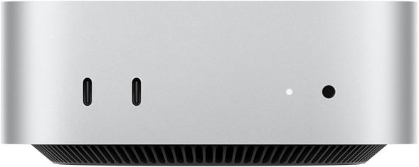 Mac mini sedd framifrån, två Thunderbolt-portar, statuslampa och hörlursuttag, svart avsmalnande bottensockel, platt ovansida, rundade hörn, raka kanter, silverfärgad