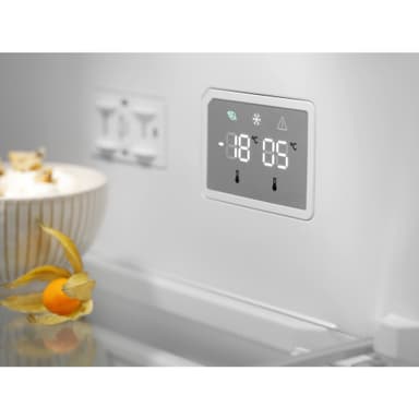 Electrolux kylskåp/frys LNC7ME34W1