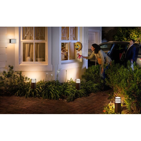 Philips Hue Lucca Outdoor vägglampa 17401/93/P0