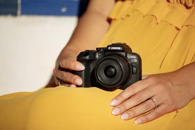 Canon EOS R10 spegellös kamera + RF-S 18-45mm IS STM-objektiv