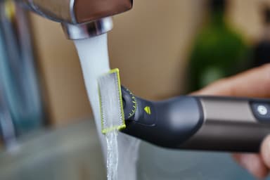 Philips OneBlade Pro 360 ansikts- och kroppstrimmer QP6551/15
