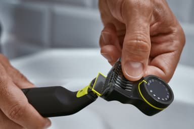 Philips OneBlade Pro 360 ansikts- och kroppstrimmer QP6651/61