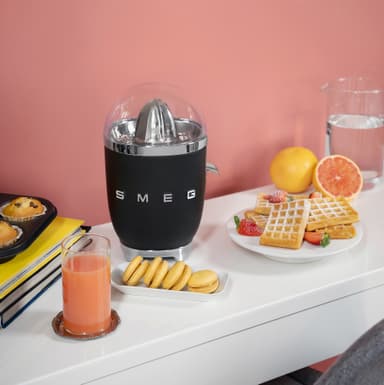 Smeg citruspress CJF01BLMEU (svart)