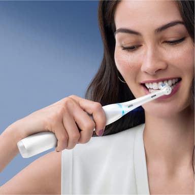 Oral-B iO 8s eltandborste 408918 (vit)
