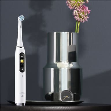 Oral-B iO 9s eltandborste 408840 (vit)