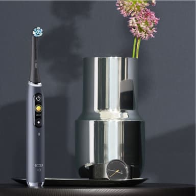 Oral-B iO 9 Limited Edition eltandborste 430803 (svart onyx)