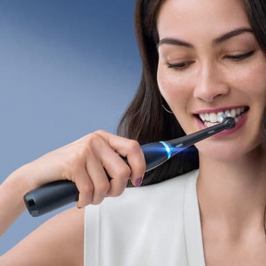 Oral-B iO 8 Duo eltandborstar 408918 (svartvita)