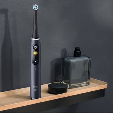 Oral-B iO 8 Duo eltandborstar 408918 (svartvita)
