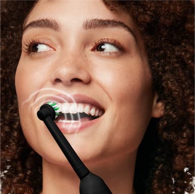Oral-B Pro1 750 eltandborste 421481 (svart)