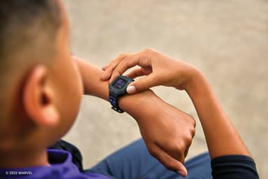 Garmin Vivofit Jr. 3 aktivitetsmätare för barn (Black Panther Edition)