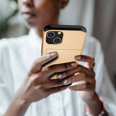 SKALO iPhone 14 Armor Skal Korthållare - Guld