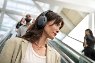 Bose QuietComfort 45 trådlösa around ear-hörlurar (eclipse-grå)