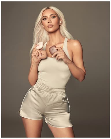 Beats Kim K Fit Pro true wireless in-ear hörlurar (dune)
