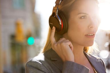 Sony Hörlurar around-ear MDR-1A/B