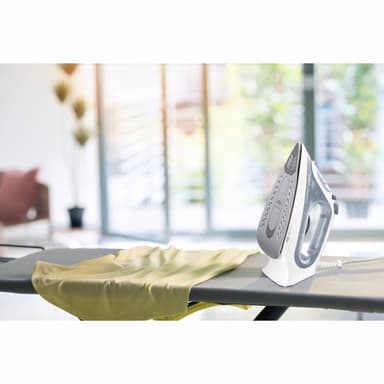 Braun Ångstrykjärn SI3054GY
