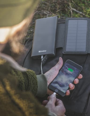 25.000 mAh Solar 4-Panel Powerbank, Black