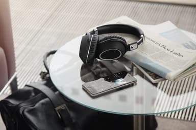 Sennheiser around-ear trådlösa hörlurar PXC 550