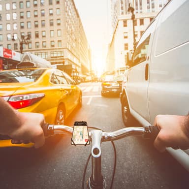 Celly Swipe Bike Mobile hållare till cykel med powerbank (svart)