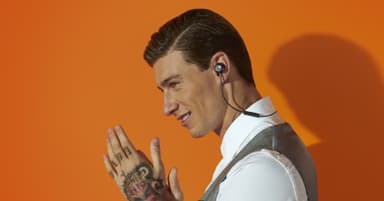 Philips Bass+ trådlösa in-ear hörlurar SHB4305 (svart)