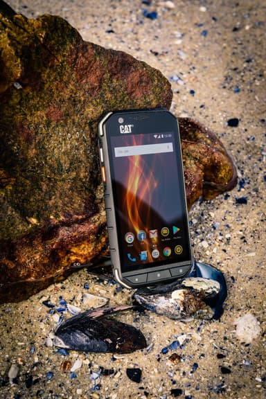 CAT S31 smartphone (svart)