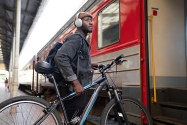 JBL Tune 770NC trådlösa around ear-hörlurar (vita)