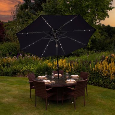 Svart 2.7m LED Lutande Parasoll