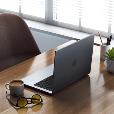 Satechi MacBook Pro 16" Hardshell-fodral (genomskinligt)