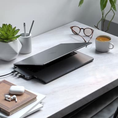 Satechi MacBook Pro 16" Hardshell-fodral (genomskinligt)
