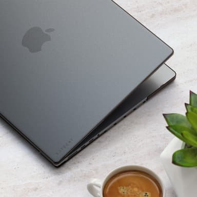 Satechi MacBook Pro 16" Hardshell-fodral (genomskinligt)