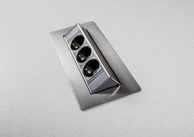 Epoq Frankfurt eluttag flip up