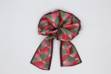 INF Scrunchie med scarfdetalj och vändbart mönster Röd