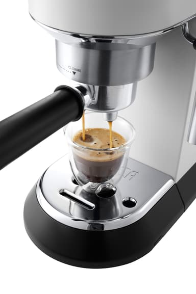 DeLonghi Dedica espressomaskin EC685WH (vit)