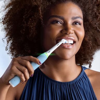 Oral-B iO3 eltandborste 730935 (isblå)