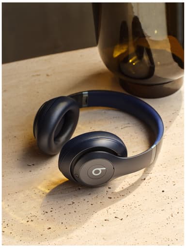 Beats Studio Pro trådlösa around-ear hörlurar (black)