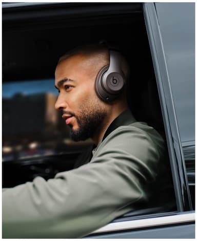 Beats Studio Pro trådlösa around-ear hörlurar (deep brown)